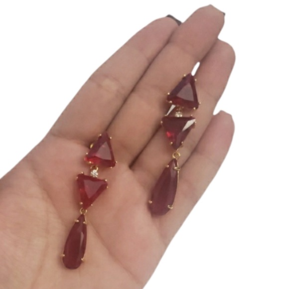 Red earrings NEW in box - Picture 3 of 3